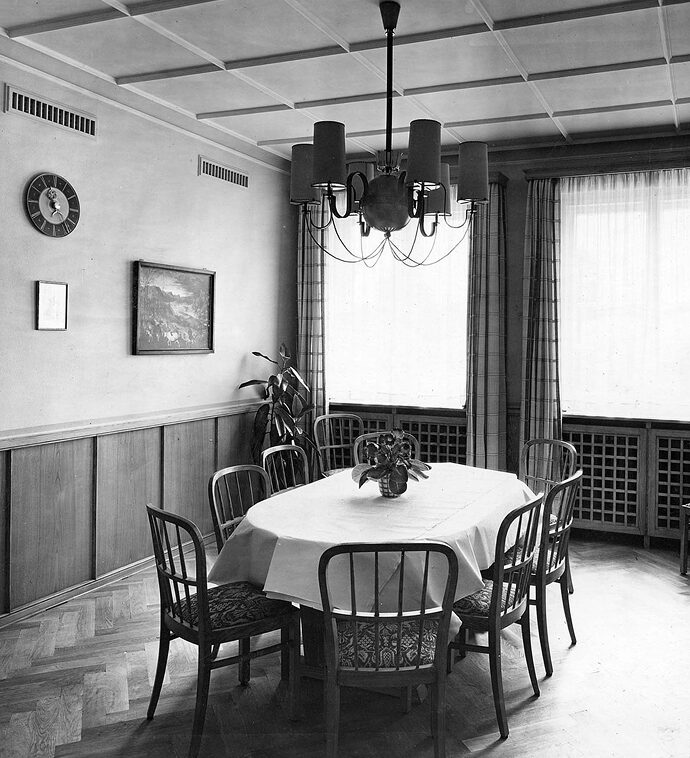 A 855 9 300 1 aspect ratio 345 379