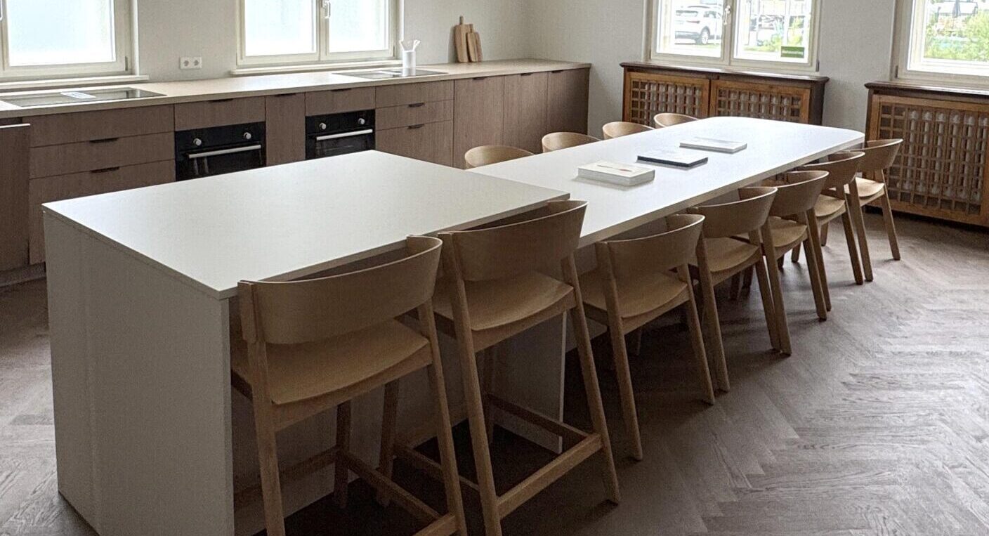 Event Diningroom 2 aspect ratio 705 382 aspect ratio 344 381 aspect ratio 705 382 1