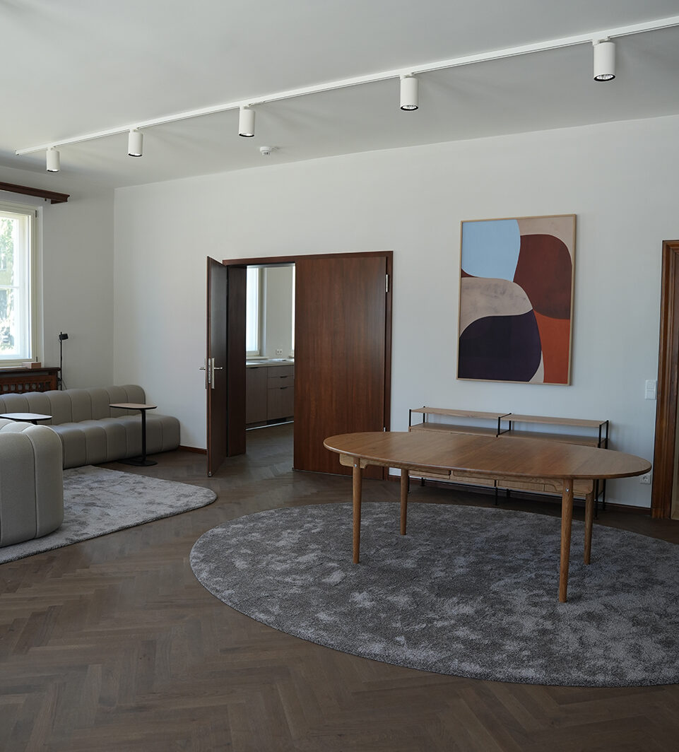 Event LivingRoom2 1 aspect ratio 344 381