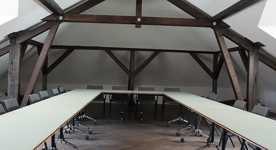 Event Studio 1 aspect ratio 705 382