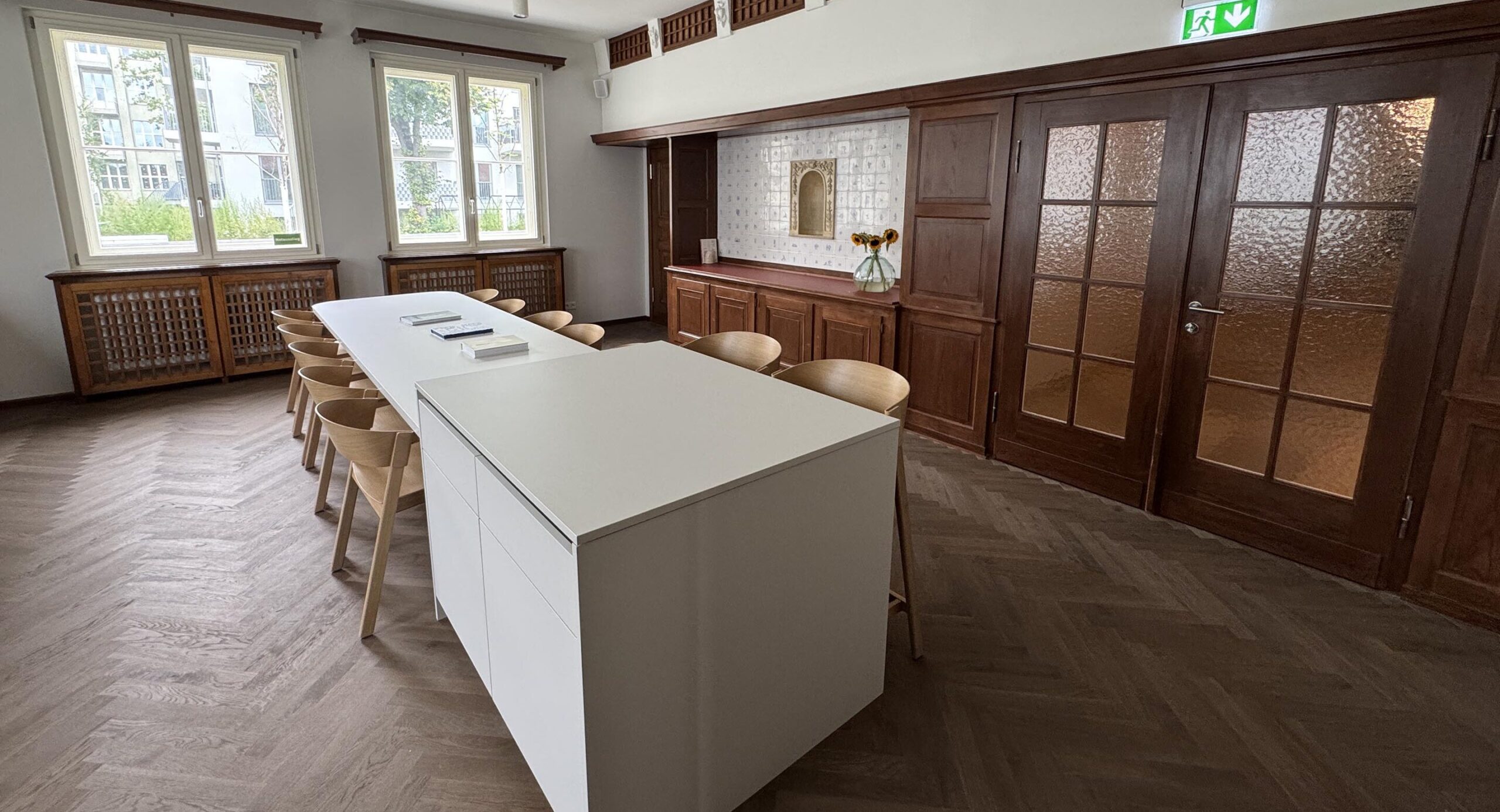 Header Event DiningRoom 1 aspect ratio 705 382 1