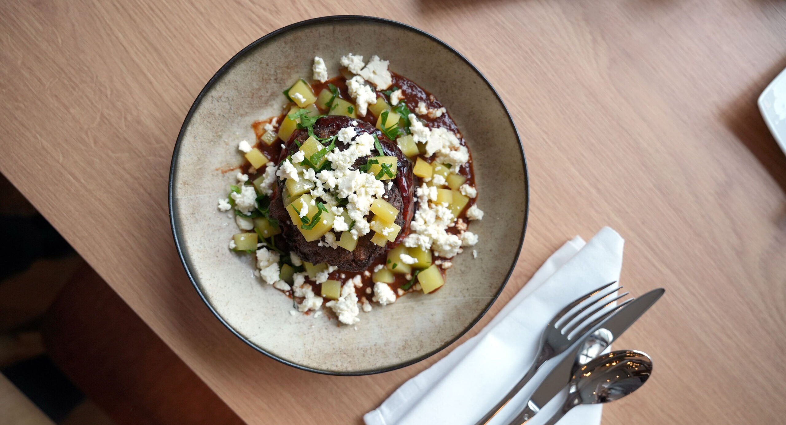 Kachel1 Restaurant UnserRaum 1 aspect ratio 705 382