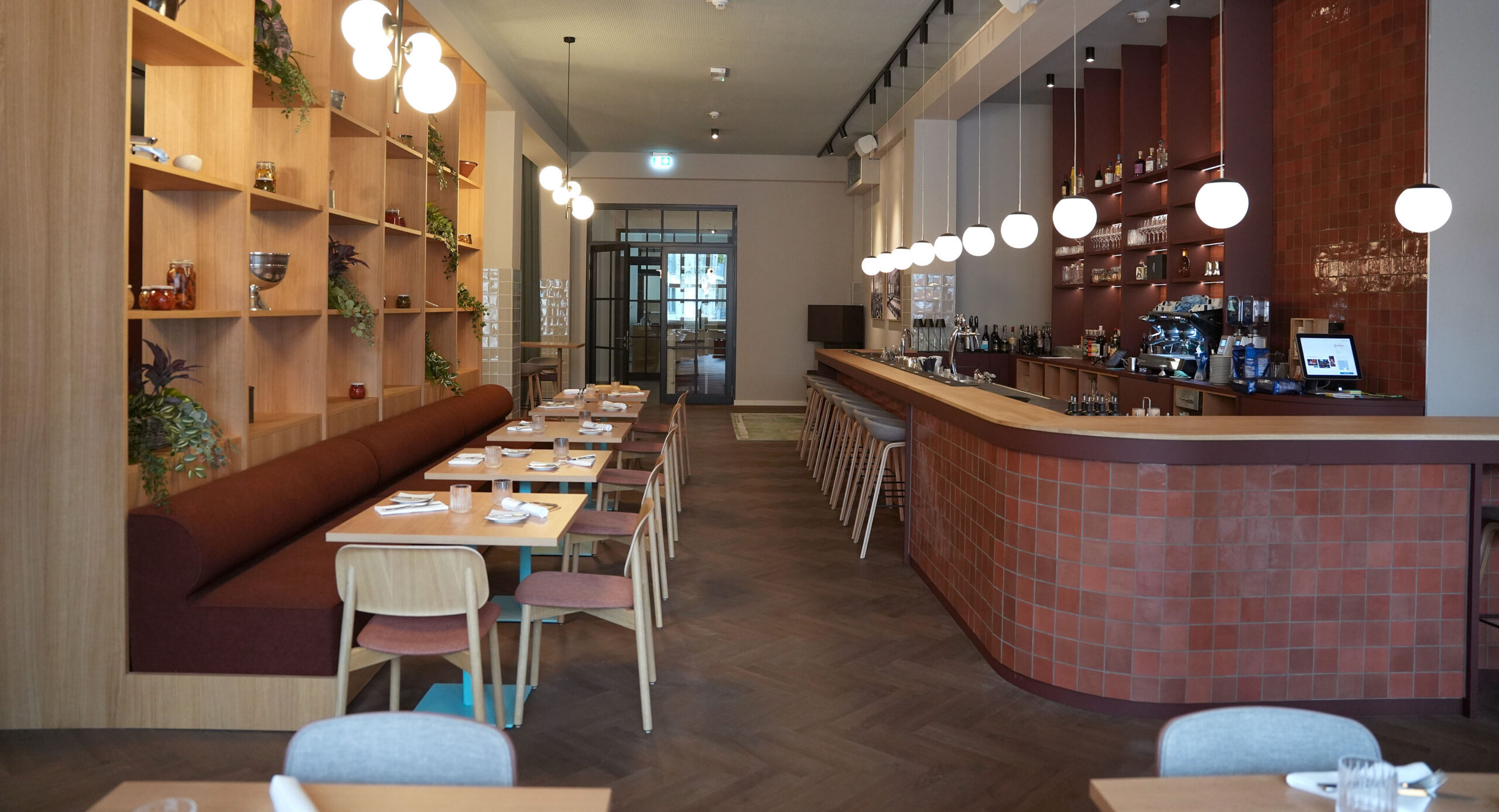 Kachel3 Restaurant UnserRaum aspect ratio 705 382