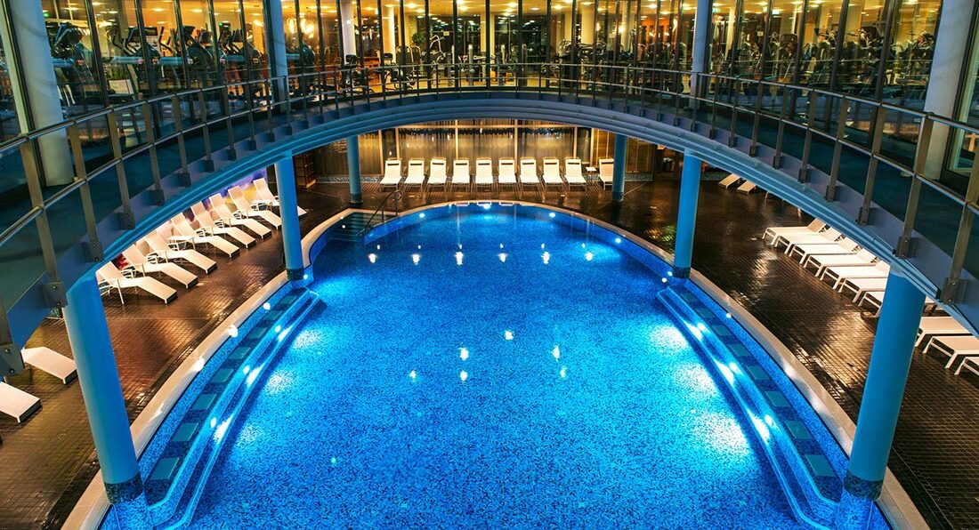 Pool AH 40324034 aspect ratio 705 382